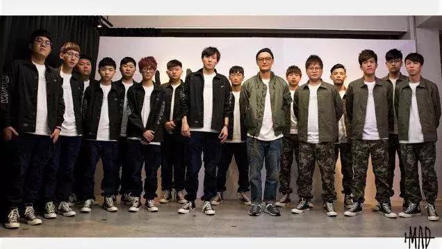 一入电竞深似海从此误终生,一入电竞深似海从此抖腿不会改