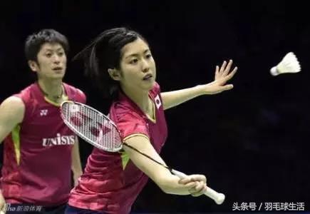 打羽毛球最美的女的,一大群美女打羽毛球