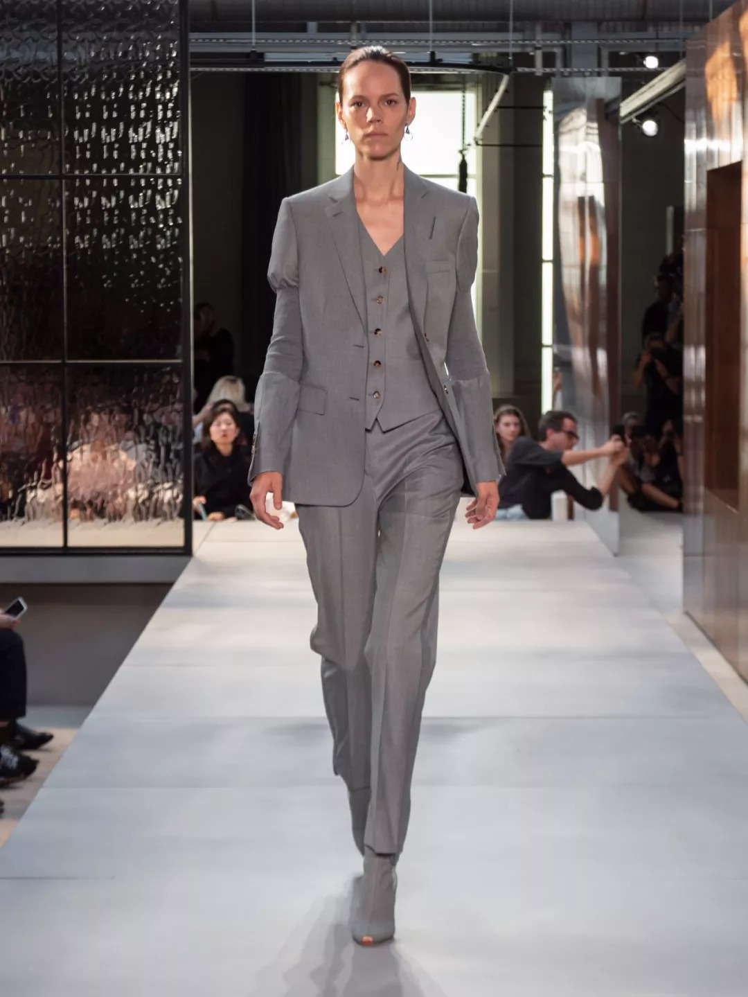 burberry新中式,burberry2024年春季新款