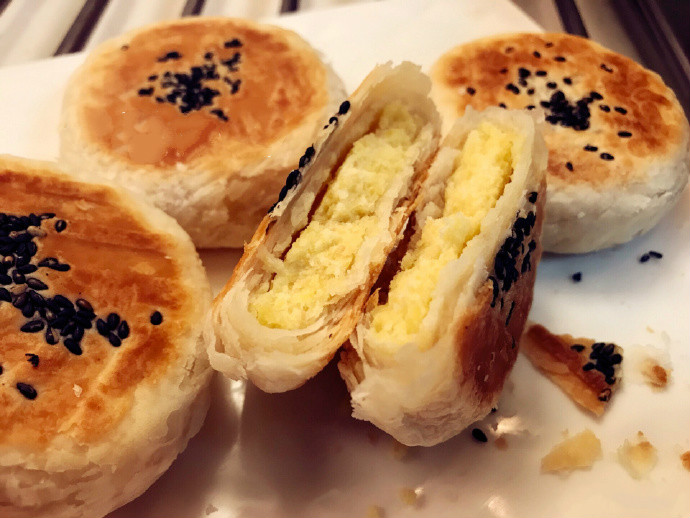 简易的酥皮绿豆饼教程,超酥脆的绿豆饼