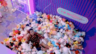 娃娃机惊现真娃娃,深圳真人娃娃机视频