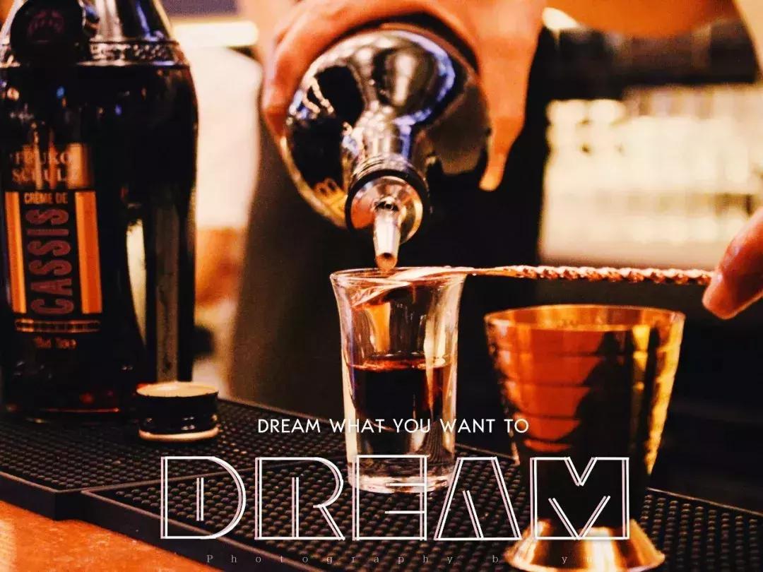 畅饮半个月！这家“自选型”酒吧就在民歌湖酒吧街！