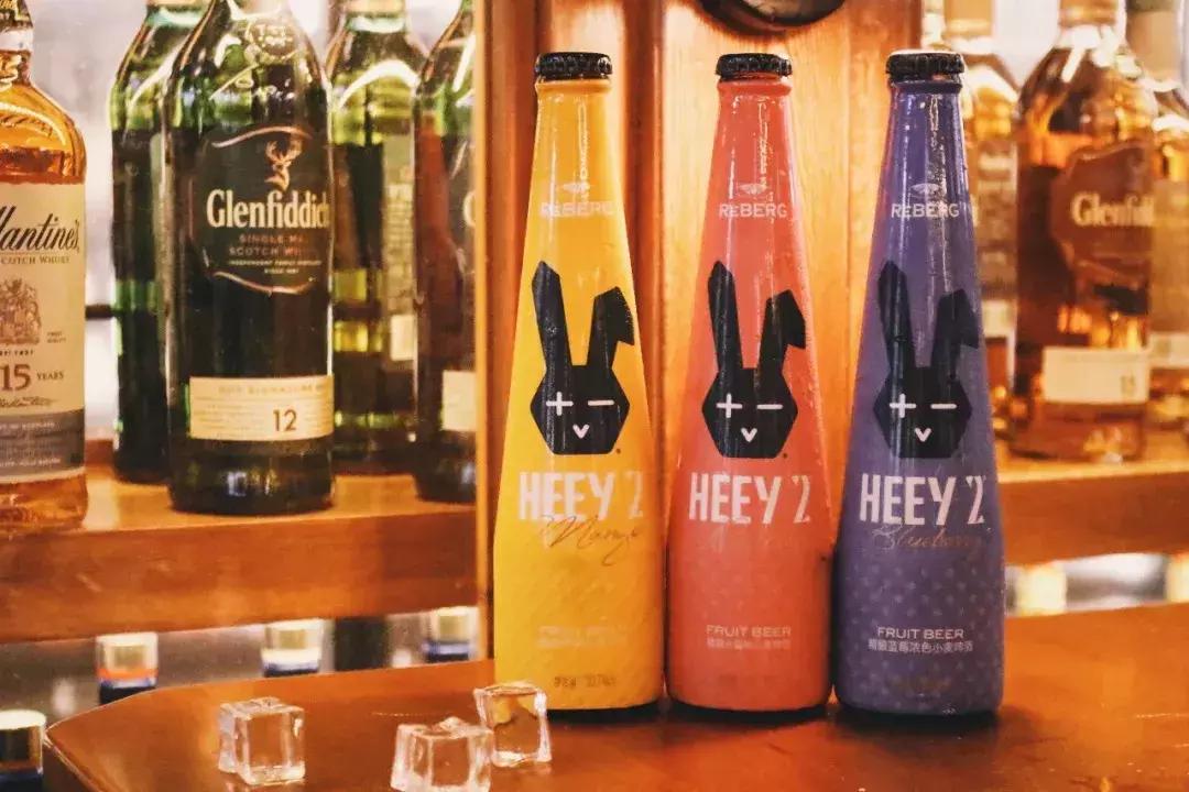 畅饮半个月！这家“自选型”酒吧就在民歌湖酒吧街！