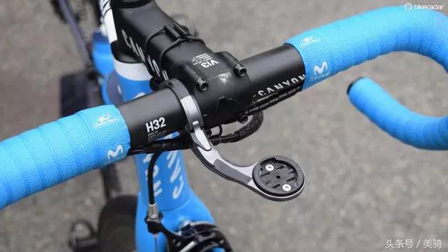 器材盛宴环英国上的车手战车