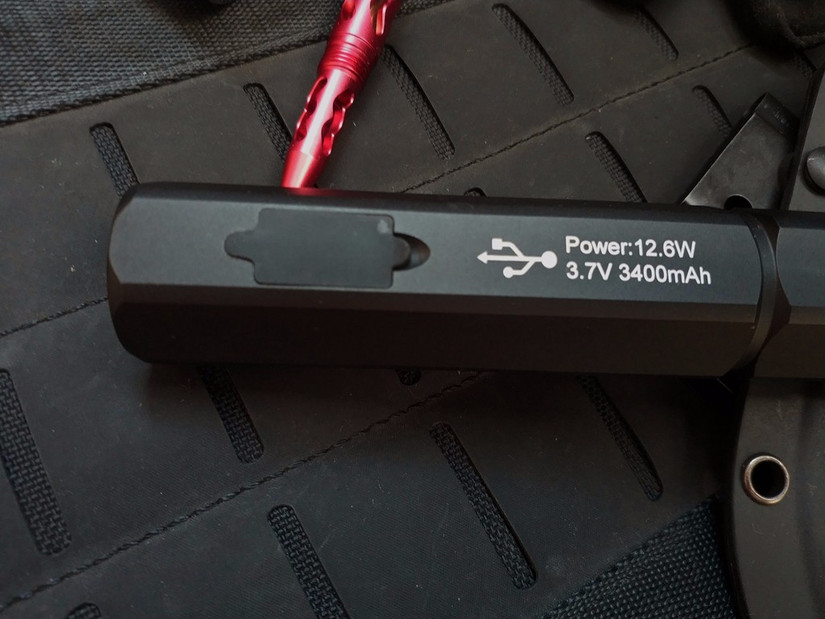 独有的六面体手电——奥德宝HEX62手电测评