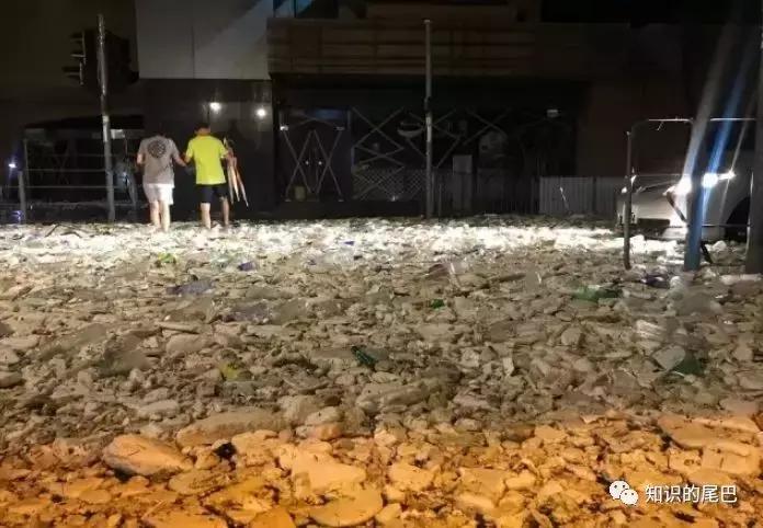 山竹扔垃圾桶,山竹扔垃圾桶里