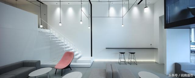 这家性冷淡风甜品店，成了吃货发烧地，比宜家还贵的北欧家具吸睛