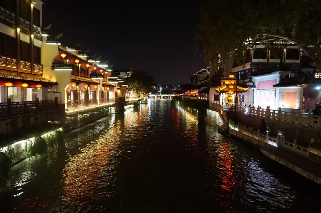 南京的夜晚真实图片,2005年的南京街头真实影像