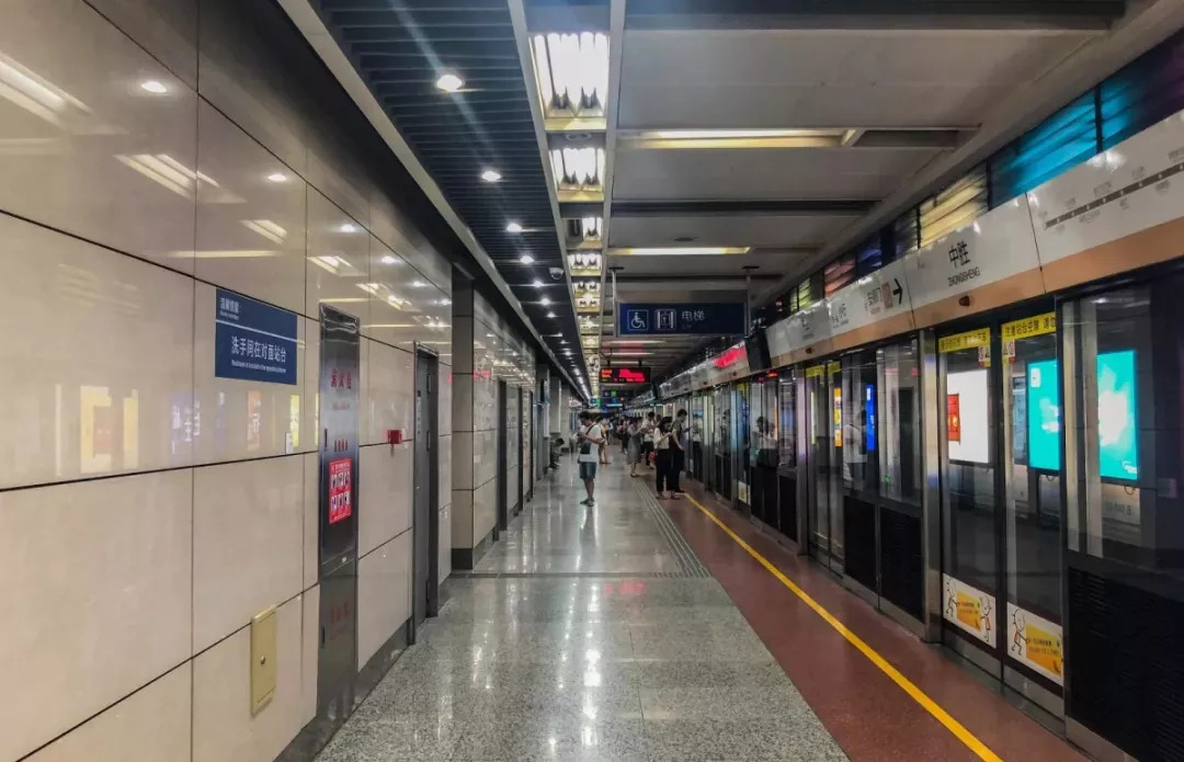 南京的夜晚真实图片,2005年的南京街头真实影像