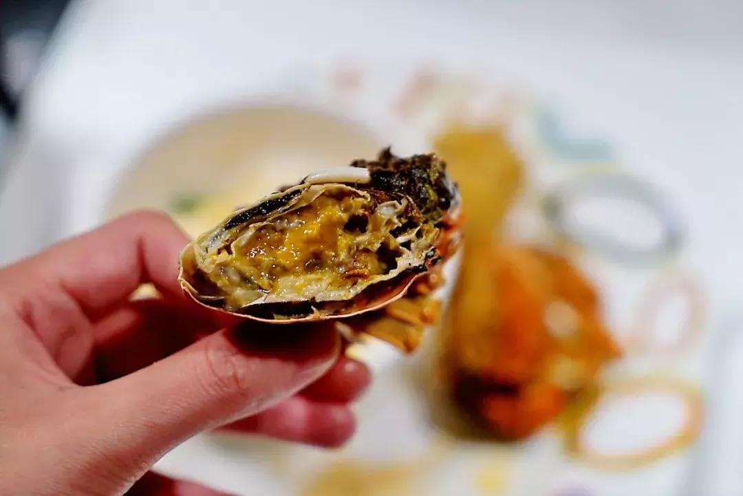 蟹黄的肥美鲜香,蟹黄味蟹香馥郁入口松脆