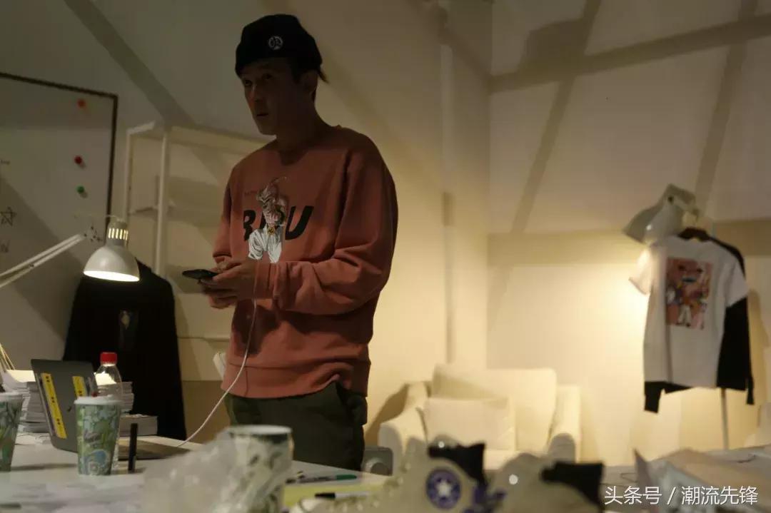 陈冠希给女儿设计鞋,陈冠希为女儿穿潮牌