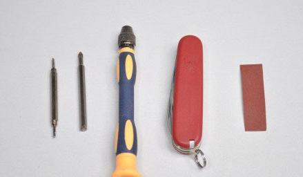 鼠标怎么拆开教你一个简单的方法,最简单的鼠标怎么拆