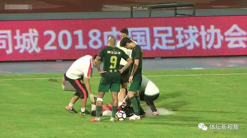 中甲再现飞铲,中甲断腿飞铲