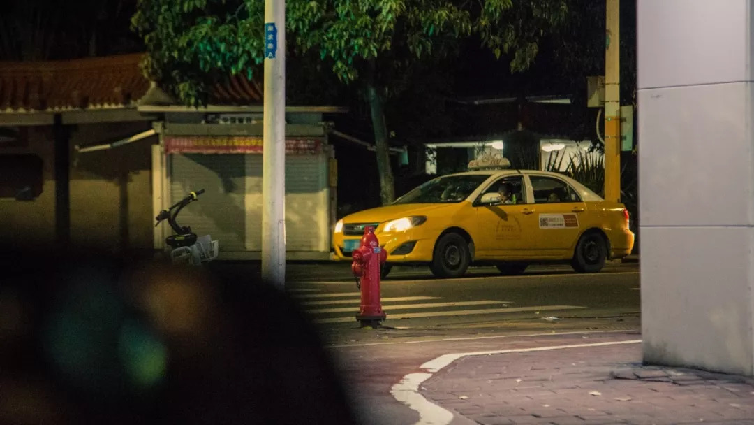 当你抱怨生活太难时,当你抱怨生活不易时