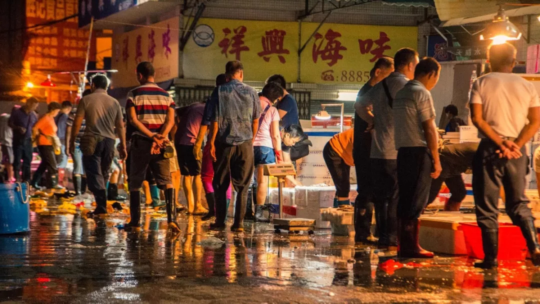 当你抱怨生活太难时,当你抱怨生活不易时