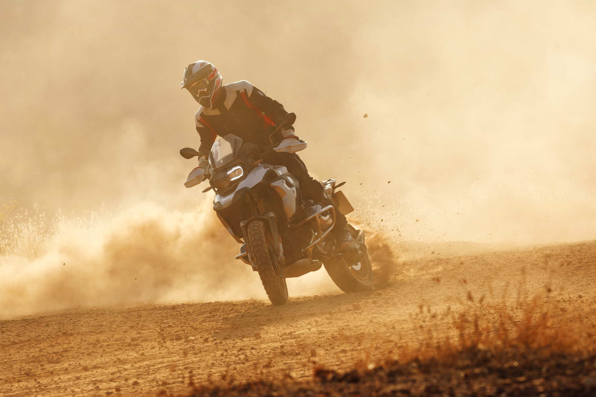 宝马r1250gshp版黑色款,高清宝马r1250gs壁纸