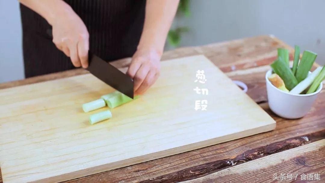 《食语集》做一道瞬间叫醒你的味蕾的苗家老坛酸菜鸡！