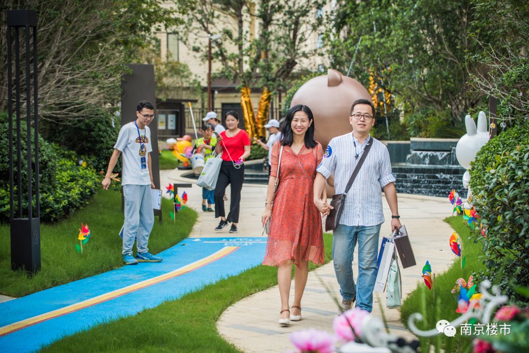 惊艳！今天南京网红盘交付，业主狂赚100多万！