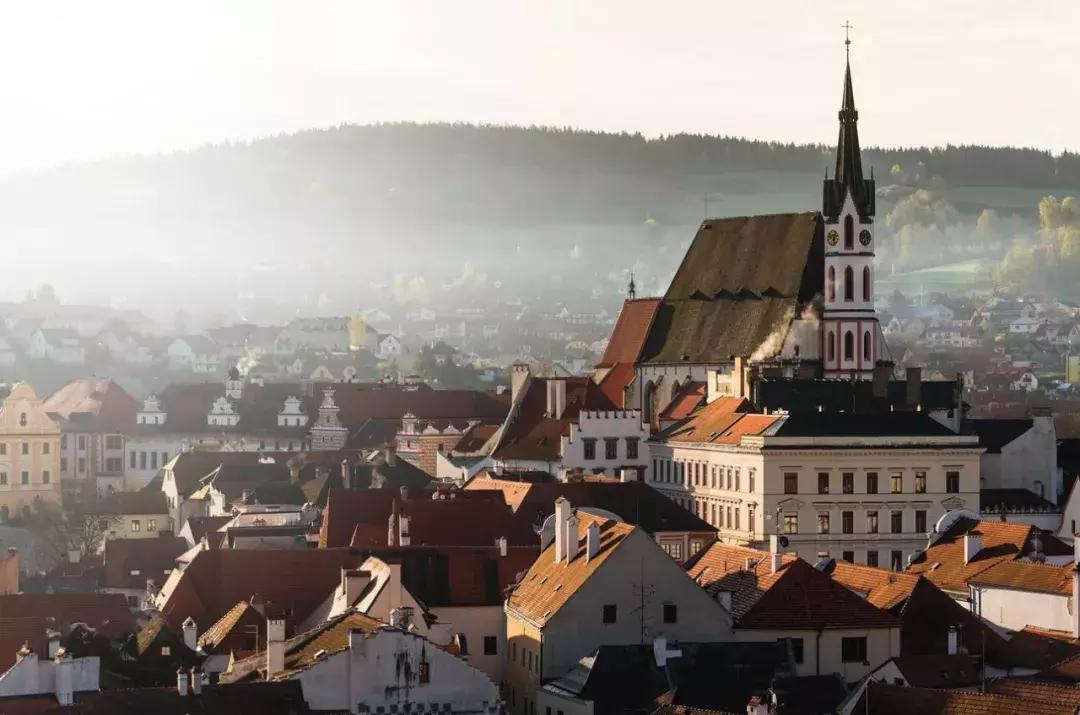 比周杰伦大婚的地方更震撼，还是迪士尼城堡原型地！快来打卡！