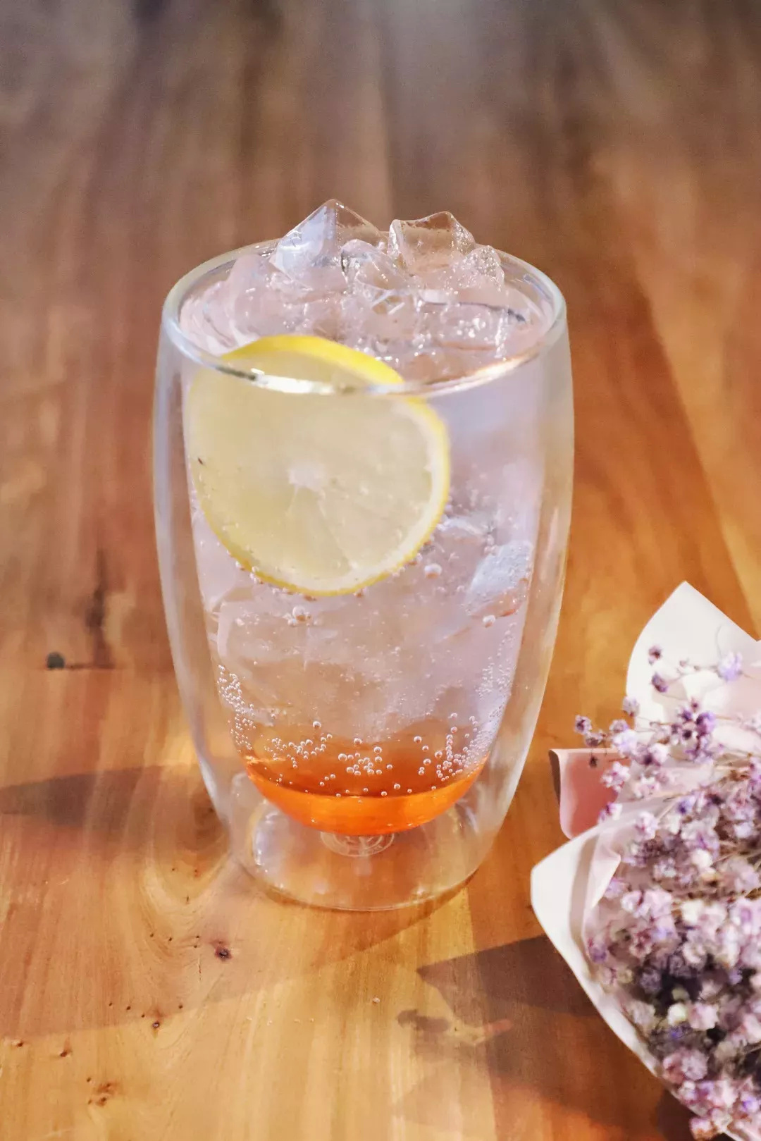 在漫猫喝咖啡，那种无忧的心情，仿佛随着维也纳音符飘到云间……