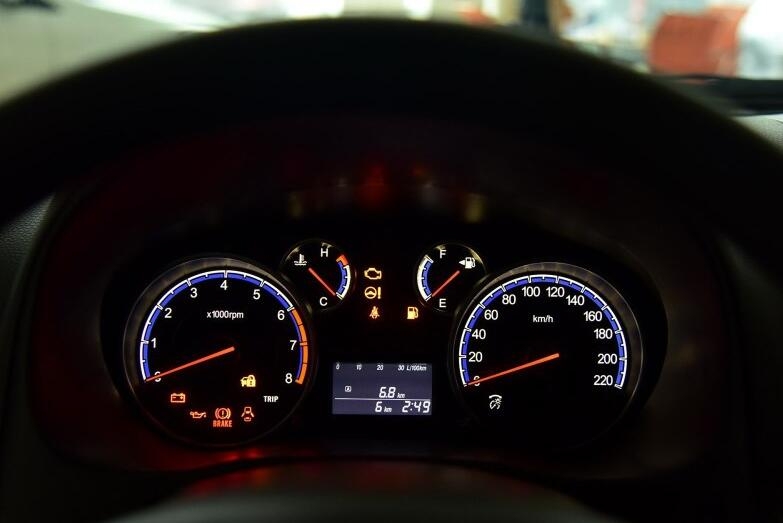 大众crosspolo1.6两厢车,新款大众1.6l自动挡两厢车polo图片