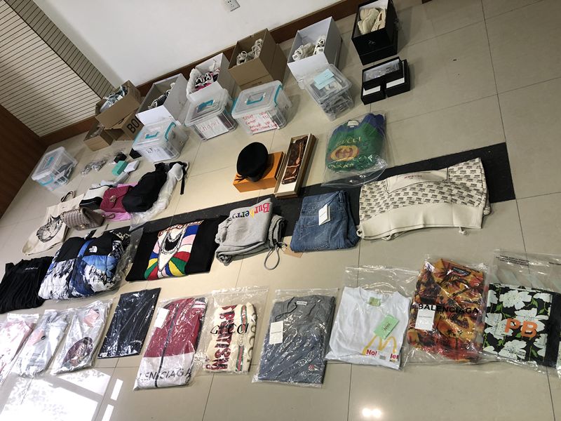 警方刚刚查获！苏州人朋友圈代购的爱马仕、Gucci可能是假的……