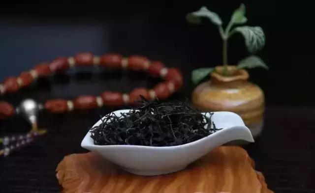 如何判断老生普茶的好坏,如何判断狗牯脑茶的好坏