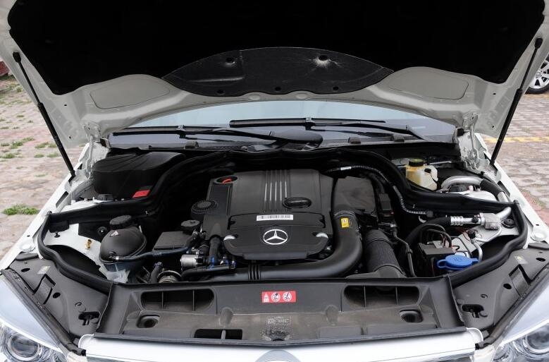 12万在手,是选逼格更高的10年奔驰还是宽体轿跑16年凌度