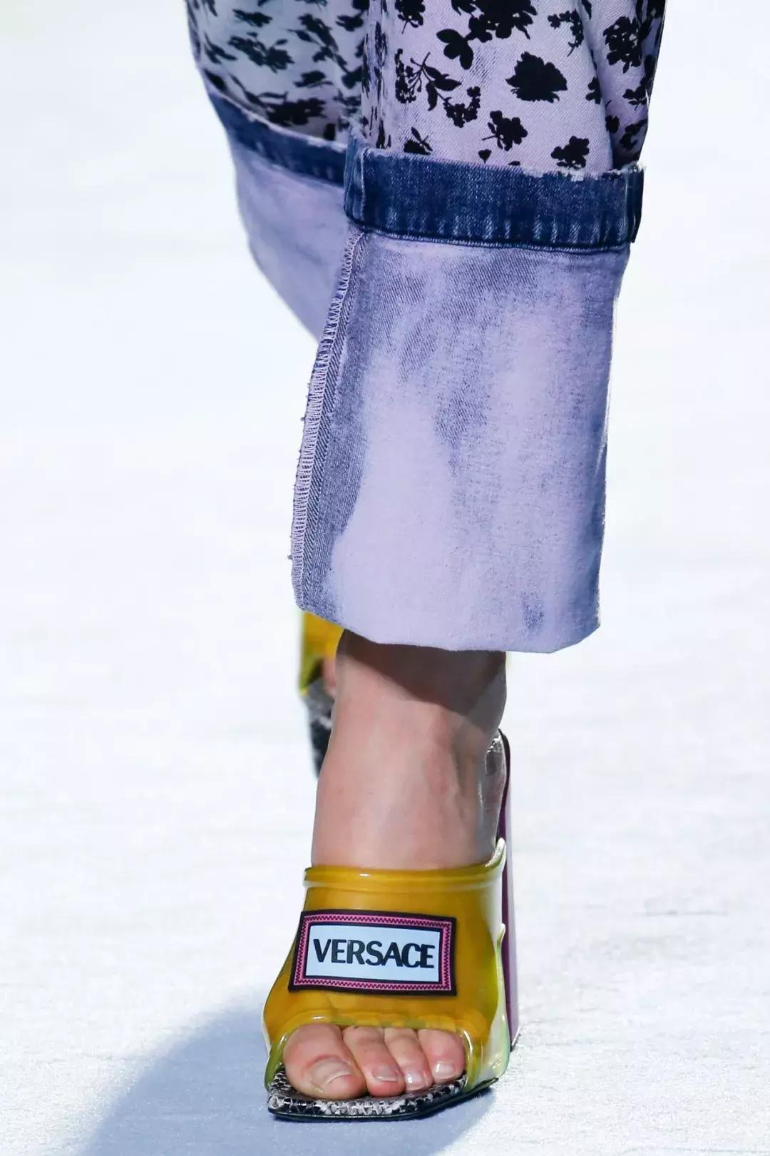 又有一波最新的美鞋美包来了看看我们是否为你种下了一片草原