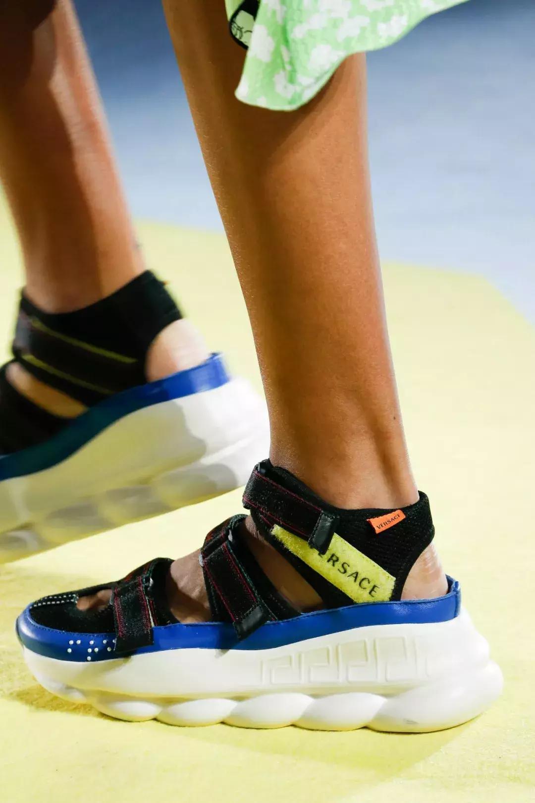 又有一波最新的美鞋美包来了看看我们是否为你种下了一片草原