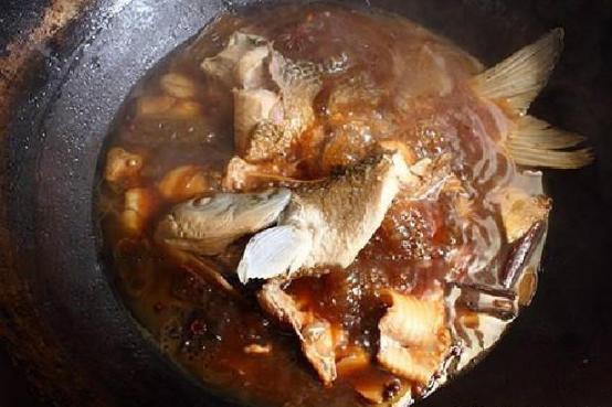万能鱼汤怎么做,家常炖鱼的最佳方法