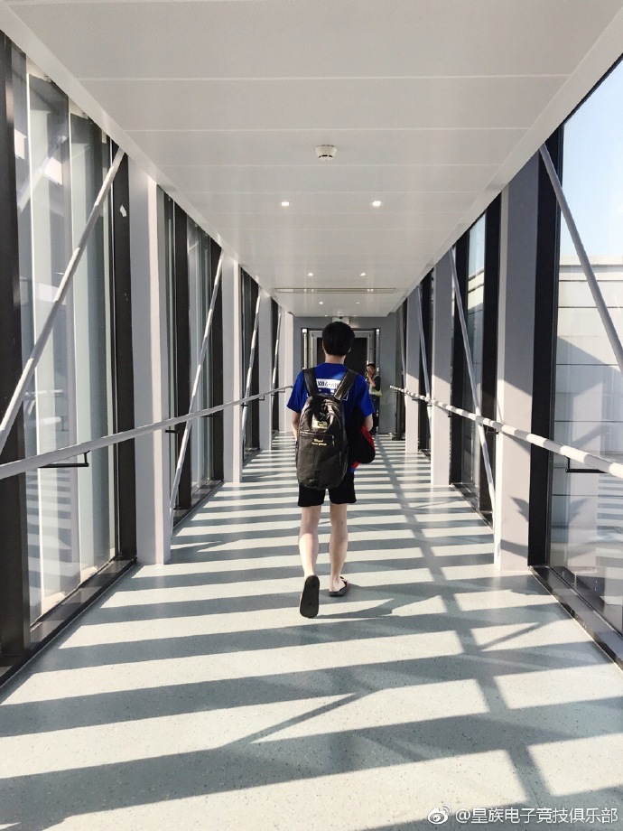 rng五周年表演赛琪琪采访,rng韩服琪琪