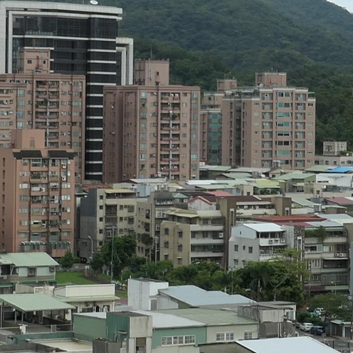 leica徕卡c-lux2多少钱,徕卡clux变焦