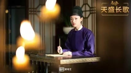 用色精彩,用光讲究,构图精巧!这部热播剧值得摄影师借鉴