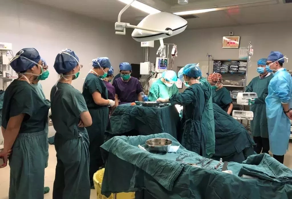 怀孕8个多月胎死腹中的征兆,怀孕八个月胎死腹中是怎么了