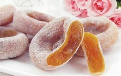 钓鱼“饵料”有哪些？没想到水果蔬菜都能做饵料！你还不知道吧！