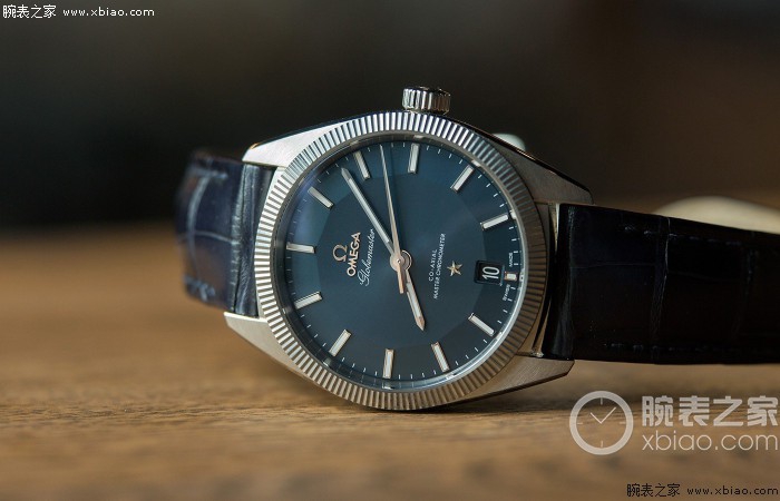 万国和欧米茄哪个走时更准,欧米茄海马300走时准吗