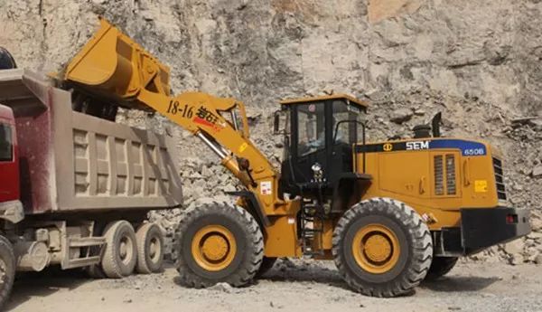 50装载机故障图片大全,装载机安全隐患排查内容