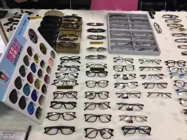 镜都惠眼镜9.9元买一送一,配镜特惠99元一副