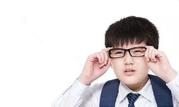 一般的眼镜店验光靠谱吗,四个店的眼镜店