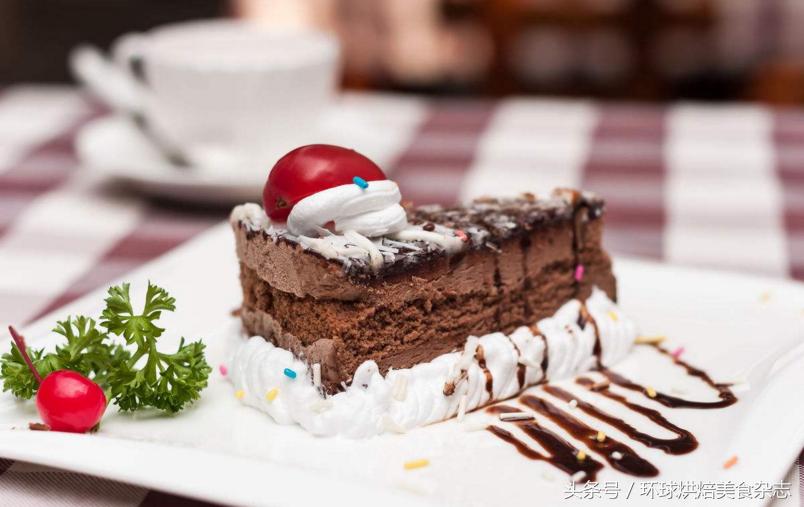 在家就能做出美味的黑森林蛋糕,自制正宗黑森林蛋糕