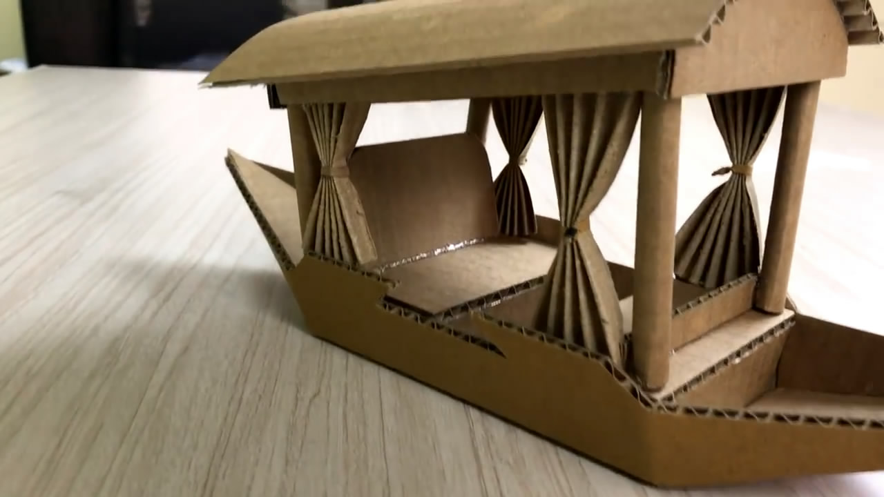 用纸板制作杭州西湖的观光船,纸质运河船模型手工制作