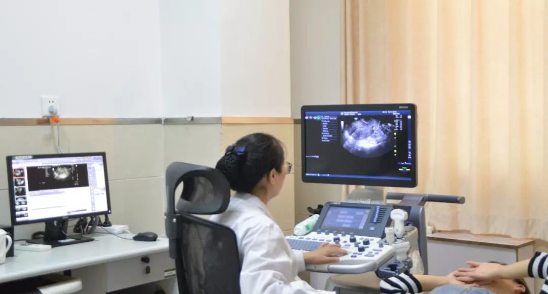 憋不住尿怎么做膀胱b超,膀胱b超必须憋好多尿吗