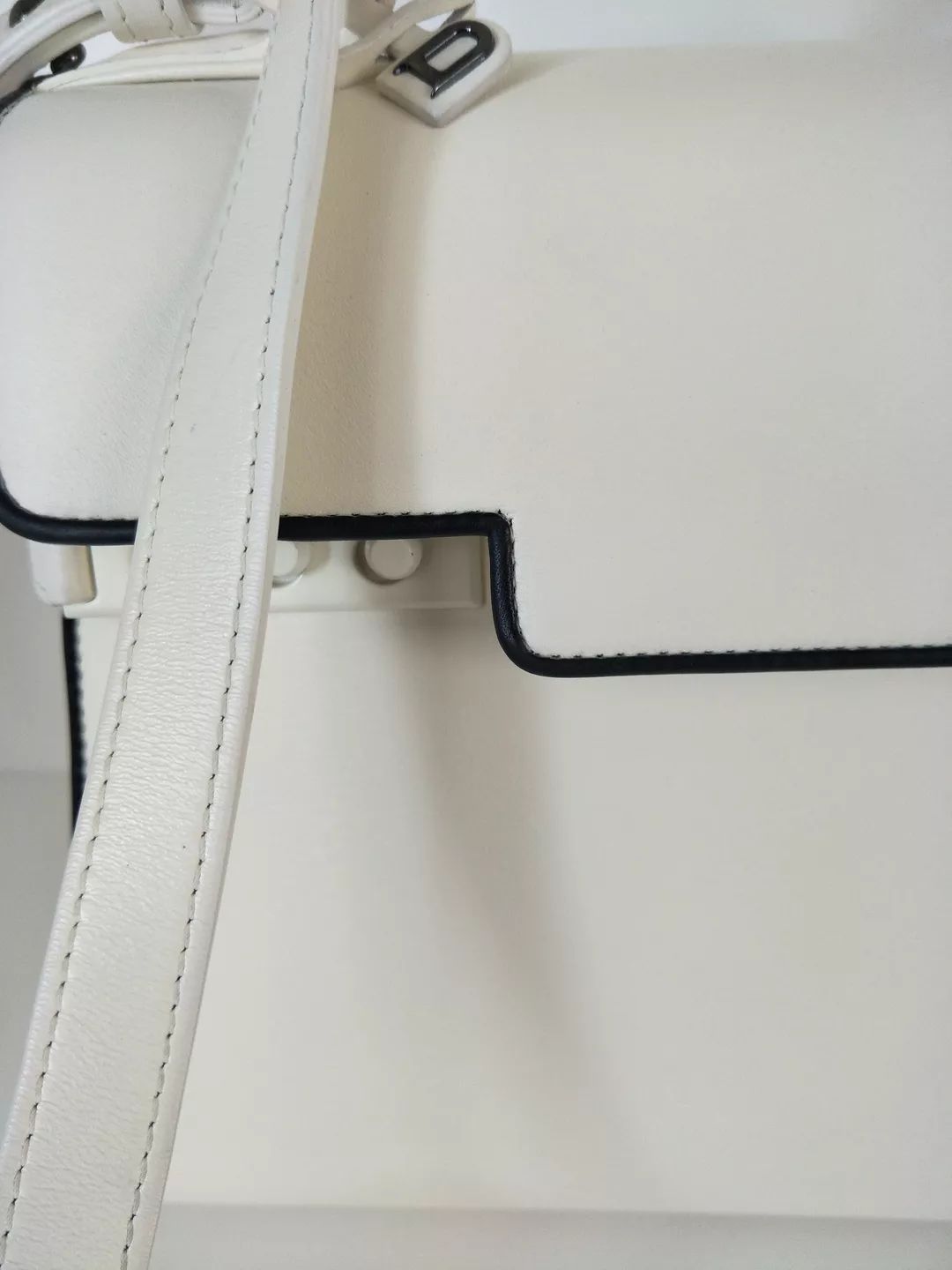 这些网络流传的包包护理方法,分分钟毁了你的大牌包包!