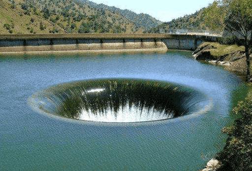 世界上最神奇的淡水湖,世界上最神奇的湖泊