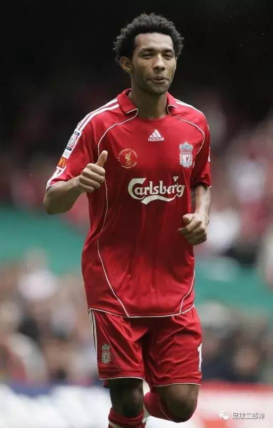 时隔14年英超再现帽子戏法,25岁闪耀英超赛场后却光速陨落