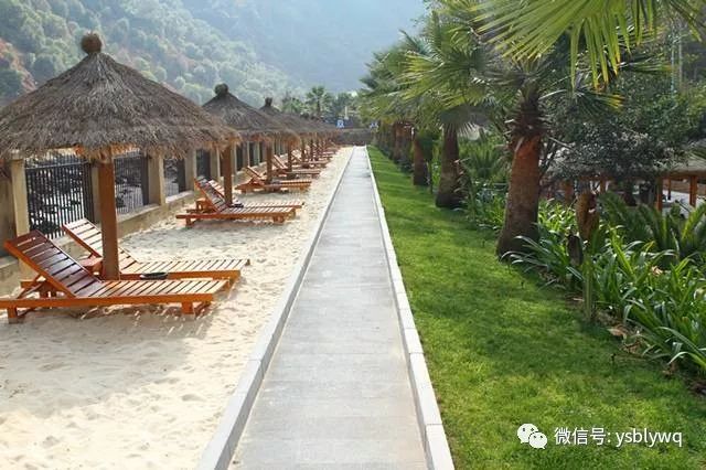 「藏在大山深处的野温泉」29.9元蜂抢云南原始部落野温泉度假村门票，寻觅这处“野”趣，享受原汤泉水的暖之惬意~