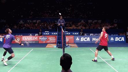 羽毛球学习动作视频教程,羽毛球步法训练前进扑球后退杀球