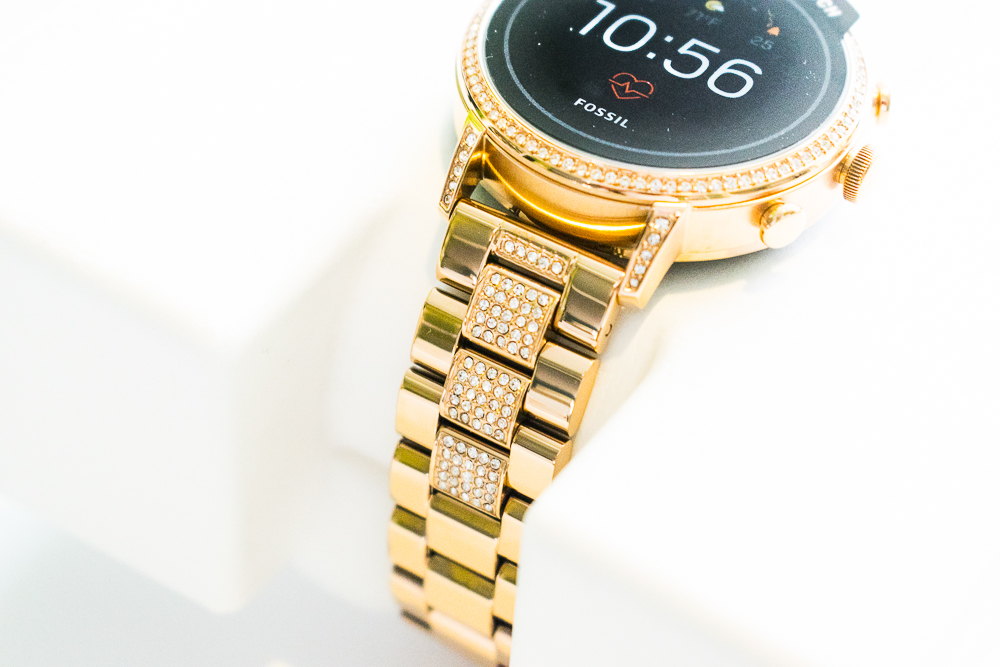 戴fossil手表,fossil智能腕表
