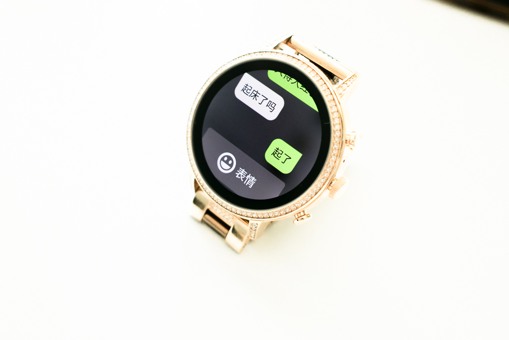 戴fossil手表,fossil智能腕表